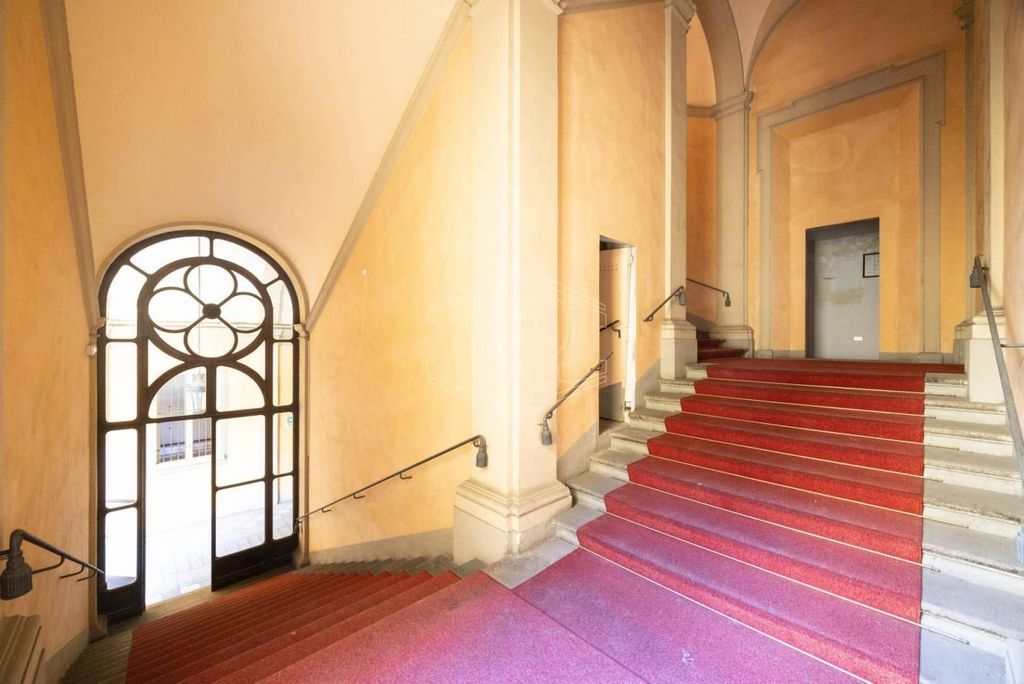 5 room luxury Flat for sale in Strada Maggiore, Bologna, Emilia-Romagna