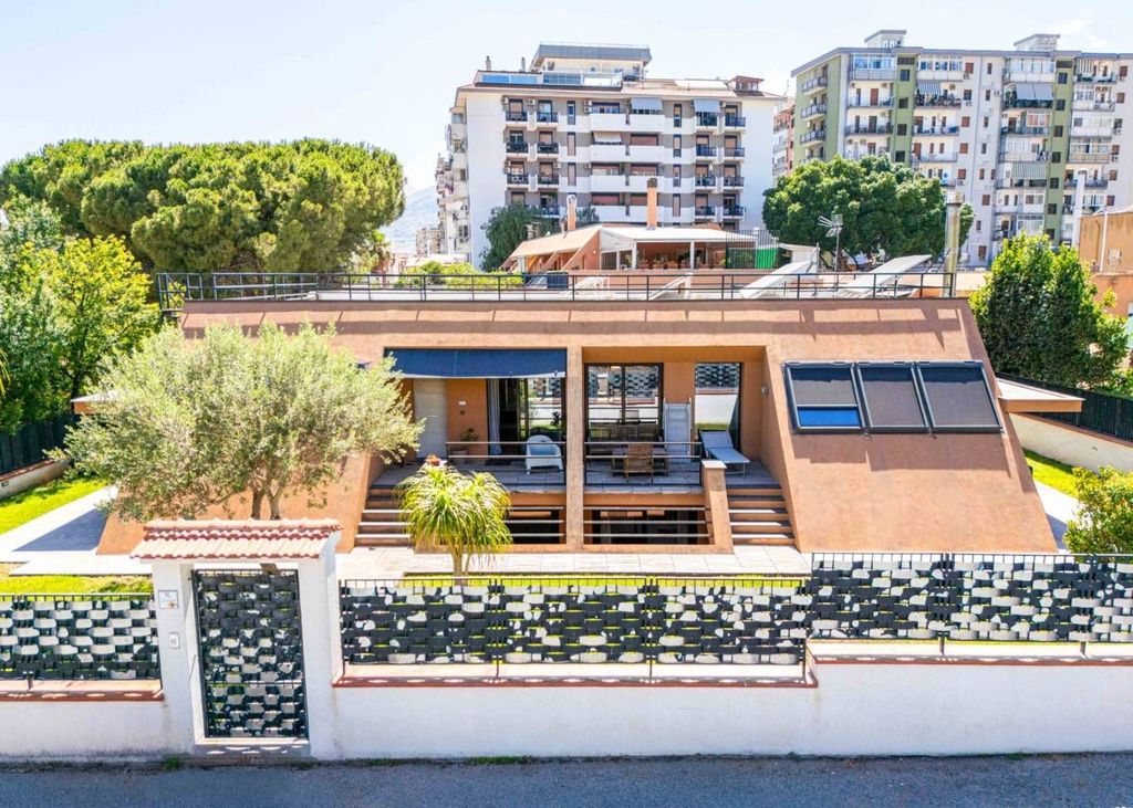 Luxury Villa for sale in Via Alba Gulì, 14, Palermo, Sicily