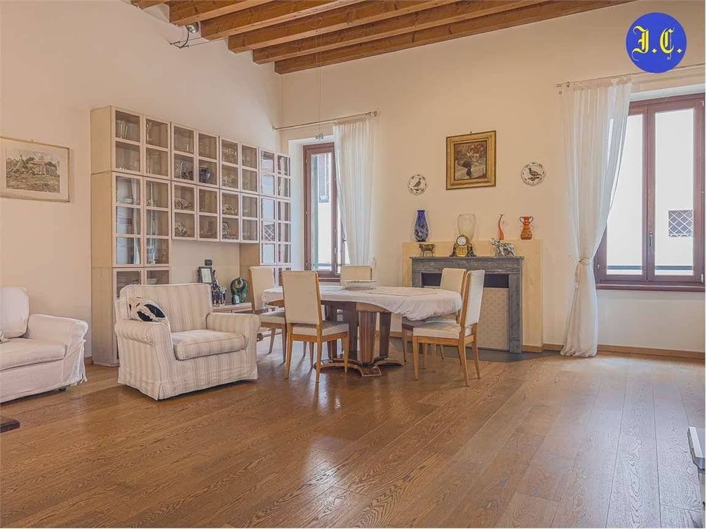 3 bedroom luxury Flat for sale in vicolo dietro chiesa filippini, Verona, Veneto