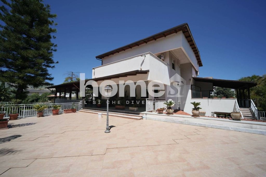 6 bedroom luxury Villa for sale in Via Ur. 3, 14, Palermo, Sicily