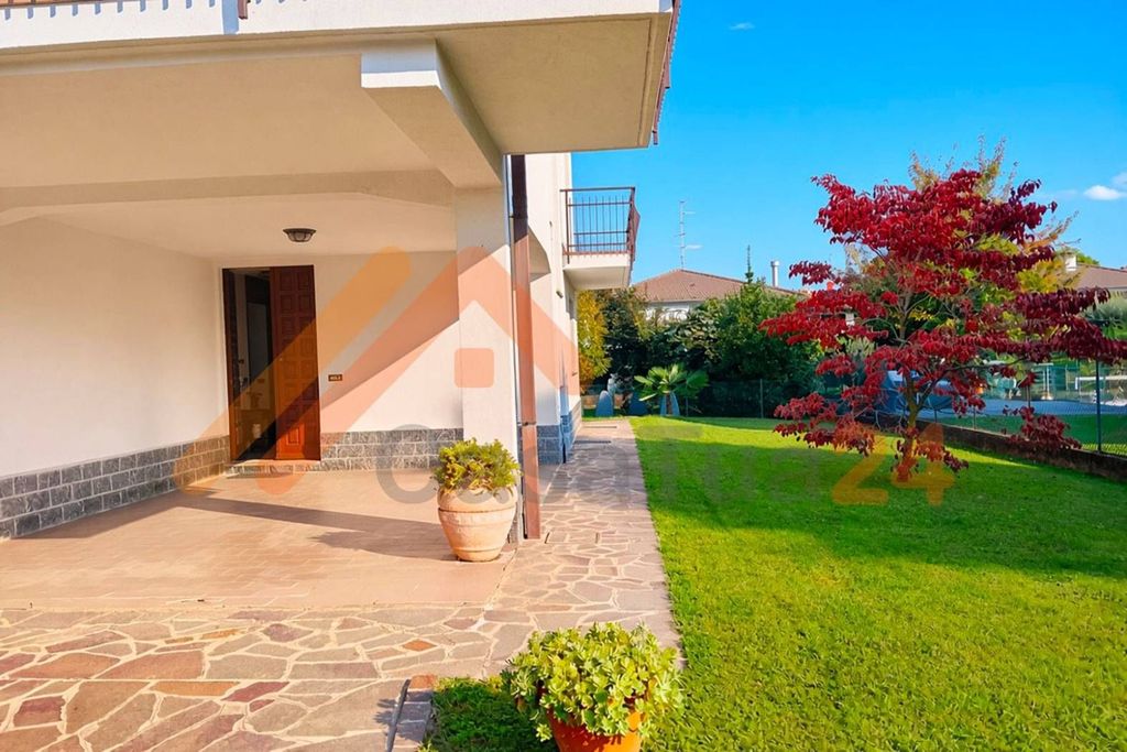 Casa, 237 m²
