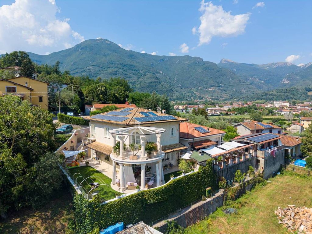 Casă, 290 m²
