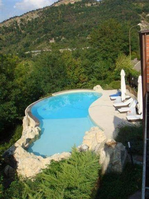 Kuća, 567 m²