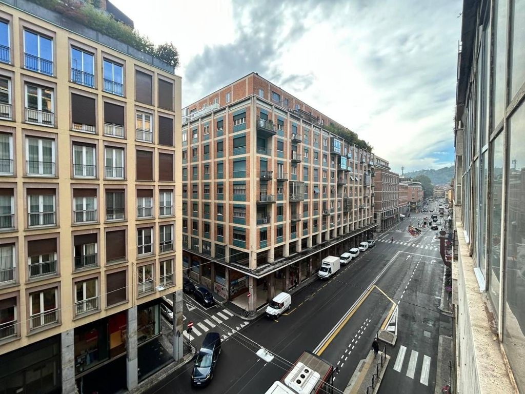 3 room luxury Apartment for sale in Via Guglielmo Marconi, 16, Bologna, Emilia-Romagna