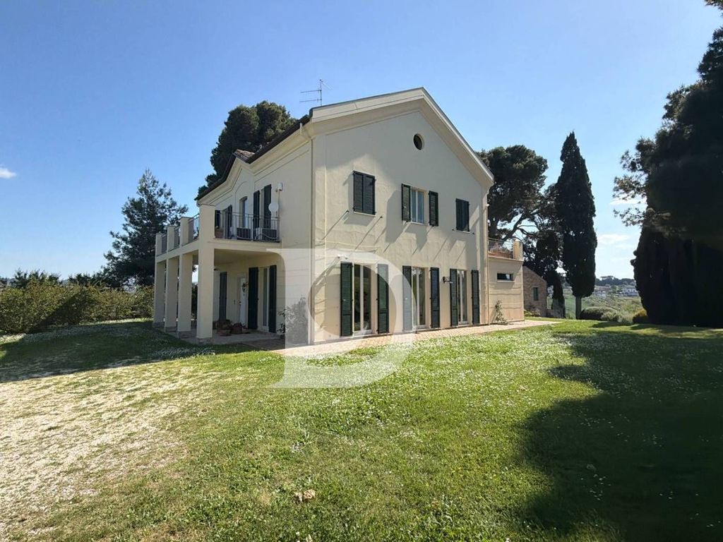 Casa, 450 m²