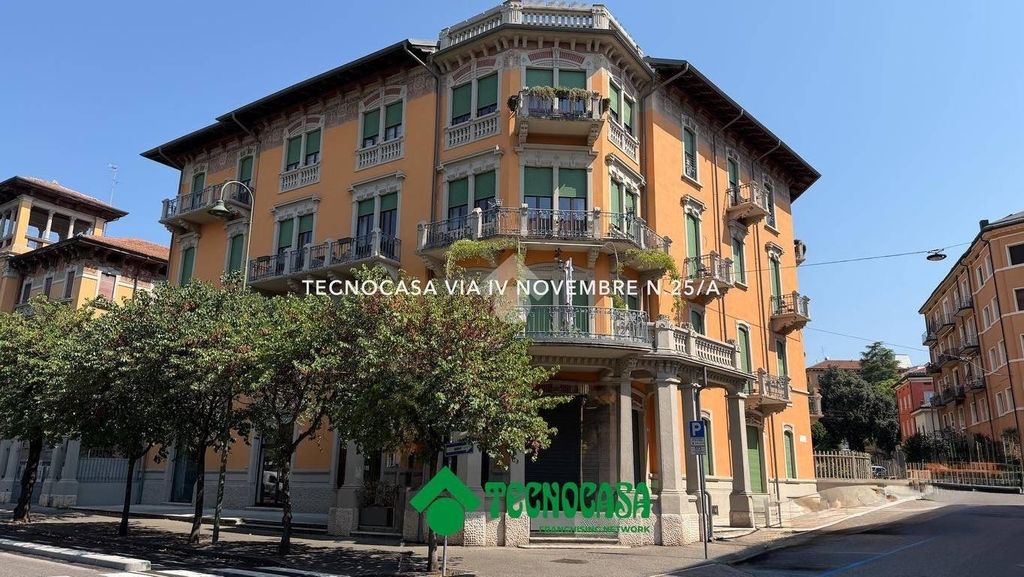4 room luxury Flat for sale in APPARTAMENTO VIALE NINO BIXIO, 14, Verona, Provincia di Verona, Veneto