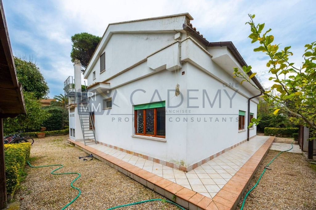 House in Santa Marinella - View 2