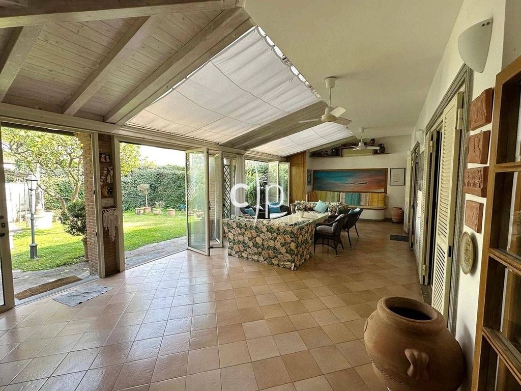 4 room luxury Villa for sale in Via Portovenere, Fiumicino, Rome, Latium - Vista 2