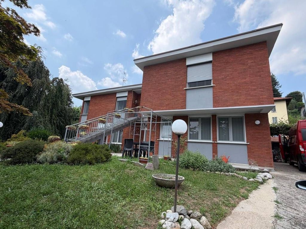 Casa – Varese - Vista 2