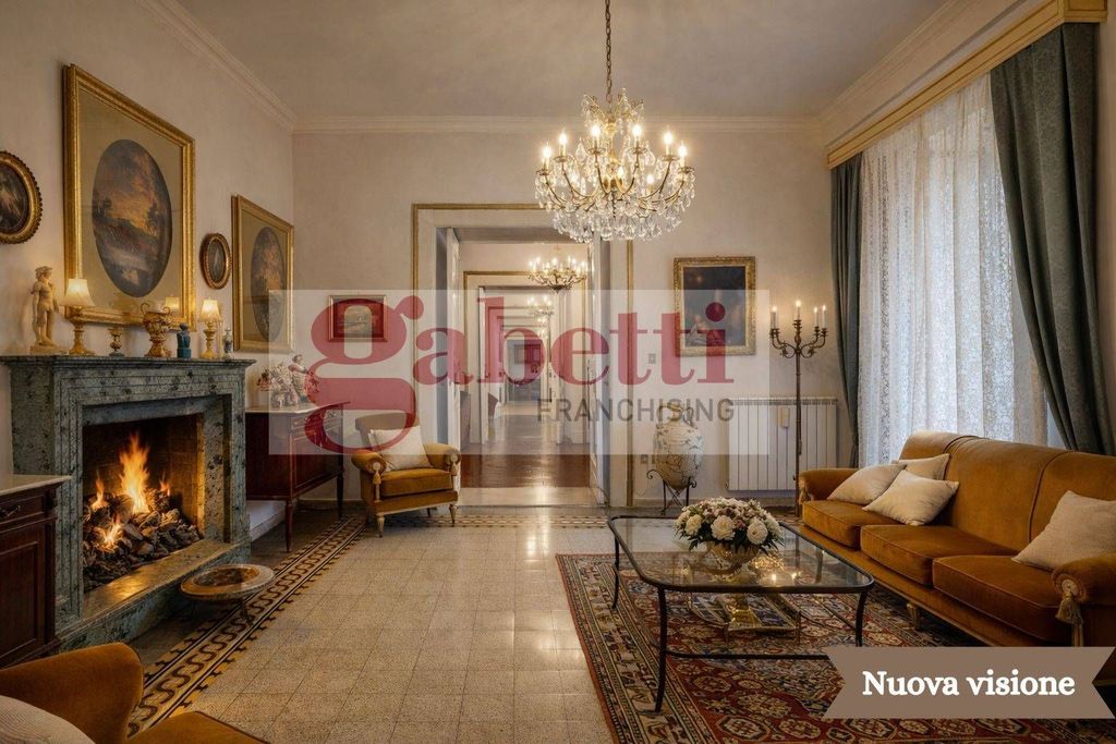Luxury Apartment for sale in Vico Santo Spirito, Naples, Campania - Vista 2