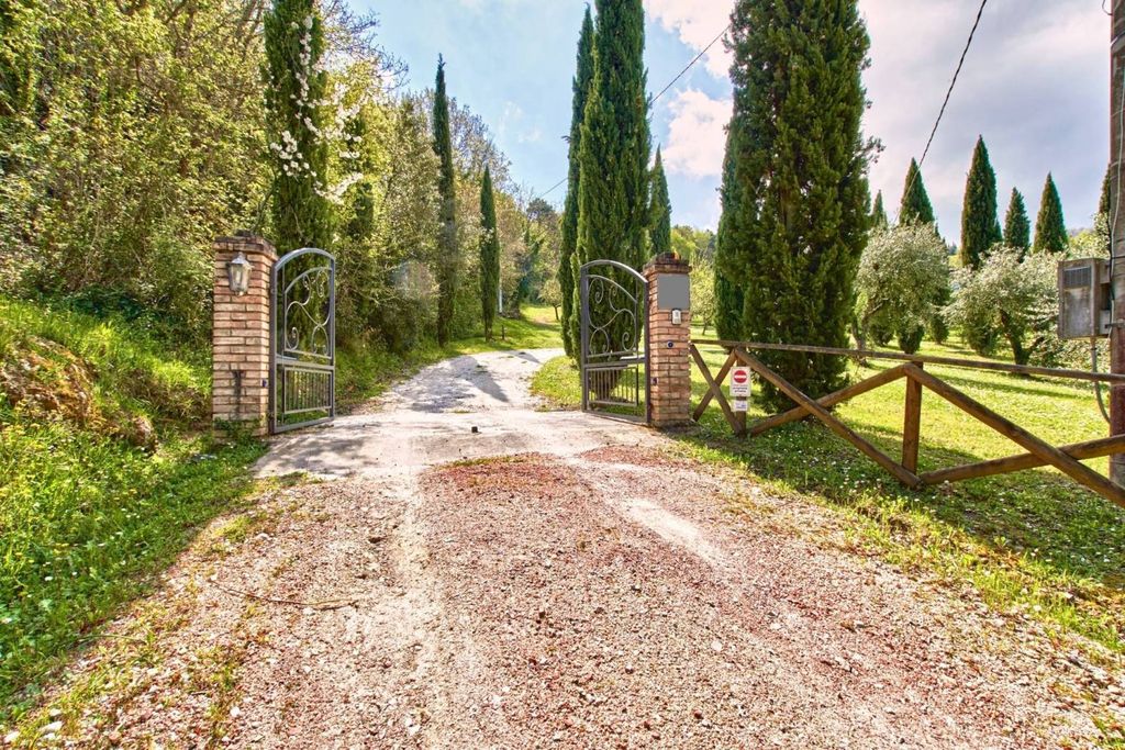 Casa – Chianni - Vista 2