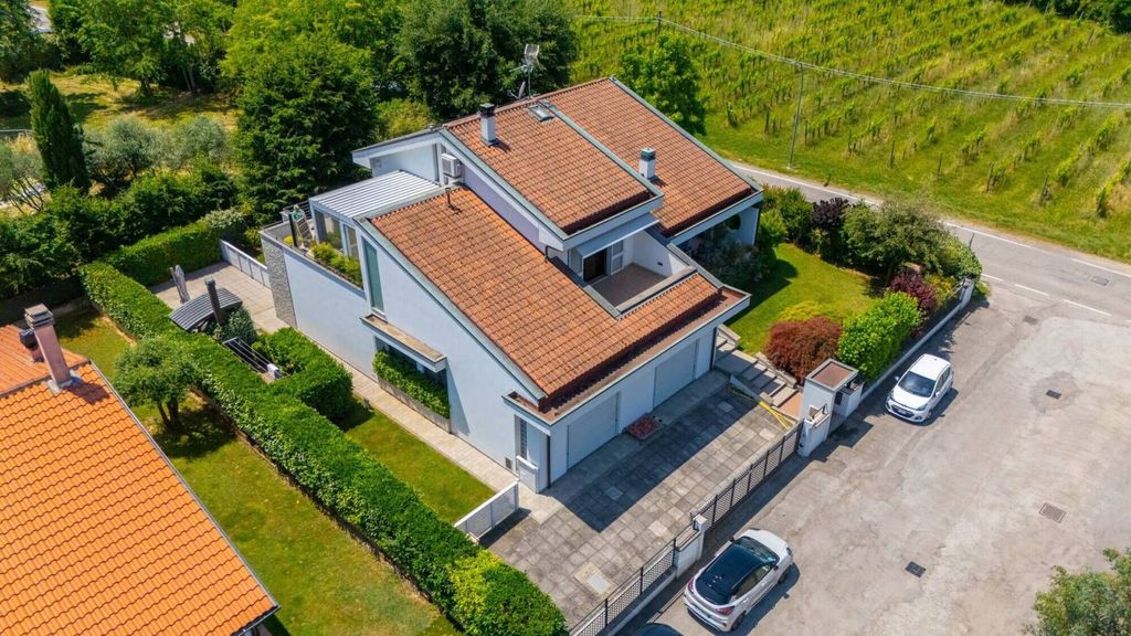 Luxury Villa for sale in Via Tomba, Forlì, Provincia di Forlì-Cesena, Emilia-Romagna - Vista 2