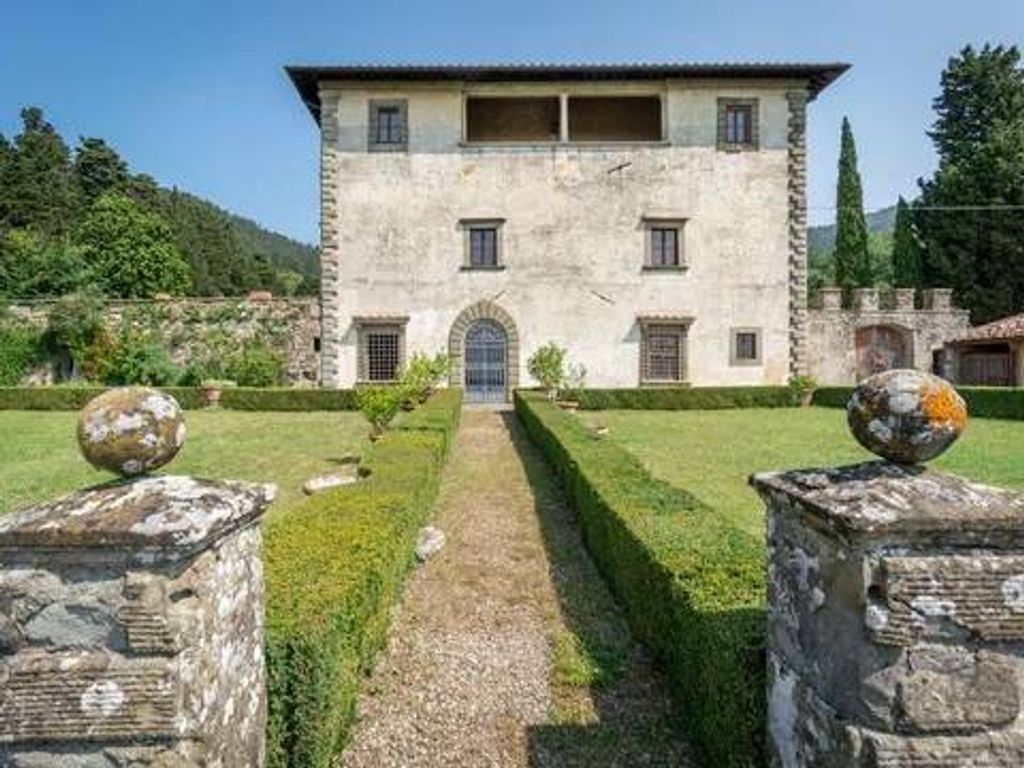 Luxury Villa for sale in Via Dell'Alberaccio No Number, Pontassieve, Tuscany - View 2