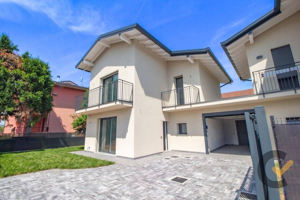 House in Azzate, Vegonno - View 2