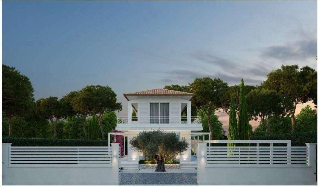 Luxury Villa for sale in Via Lorenzo de Medici, , 55042, Forte dei Marmi, Tuscany - Vista 2