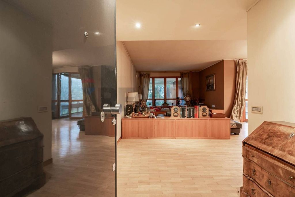 4 room luxury Flat for sale in Segrate, Lombardy - Vista 2