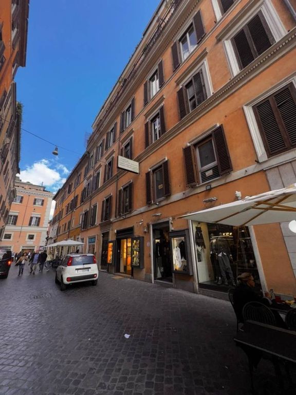 Luxury Apartment for sale in Via del Gambero, Rome, Latium - Vista 2