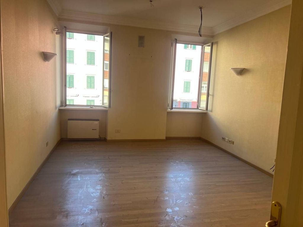 4 bedroom luxury Flat for sale in Via della Giuliana, 35, Rome, Latium - View 2