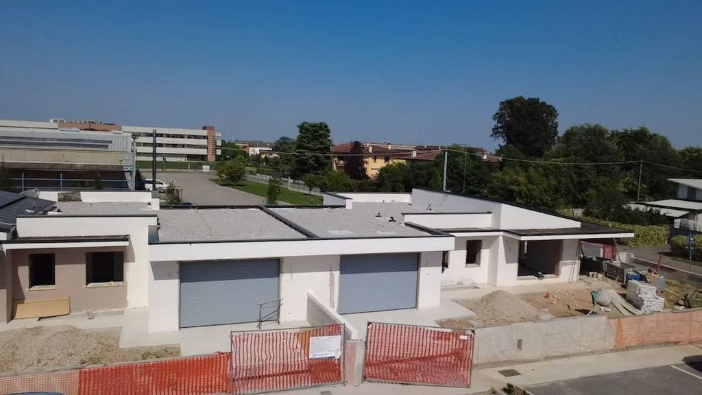 4 room luxury Villa for sale in Pordenone, Italy - Vista 2