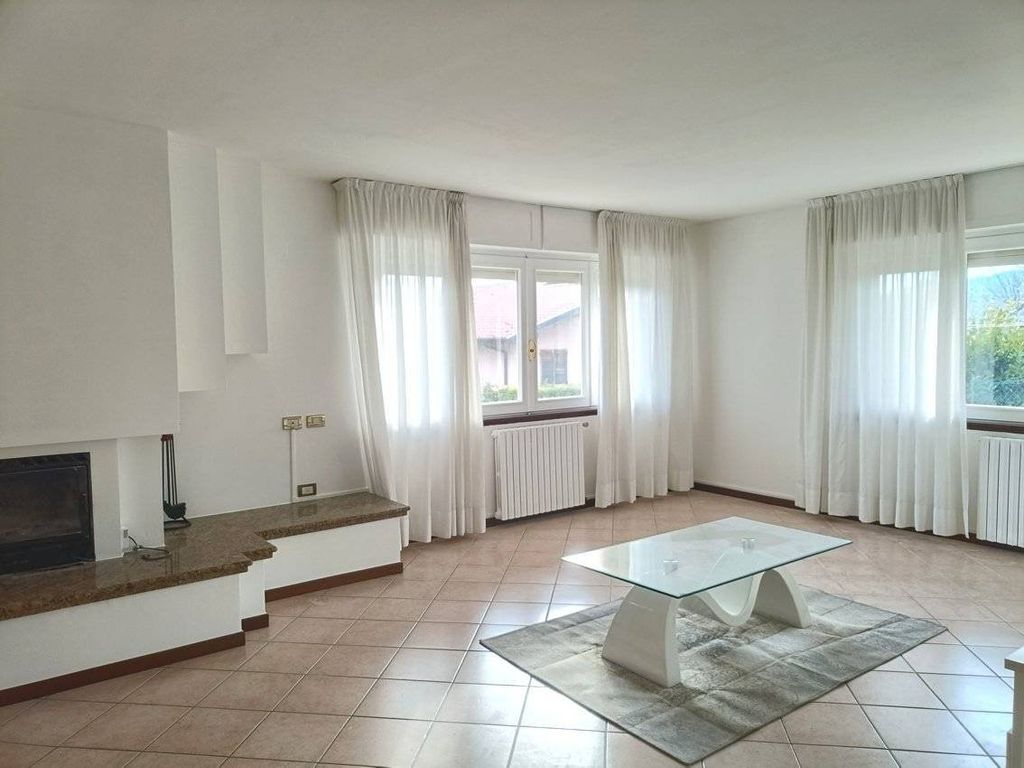 House in Roè Volciano - View 2