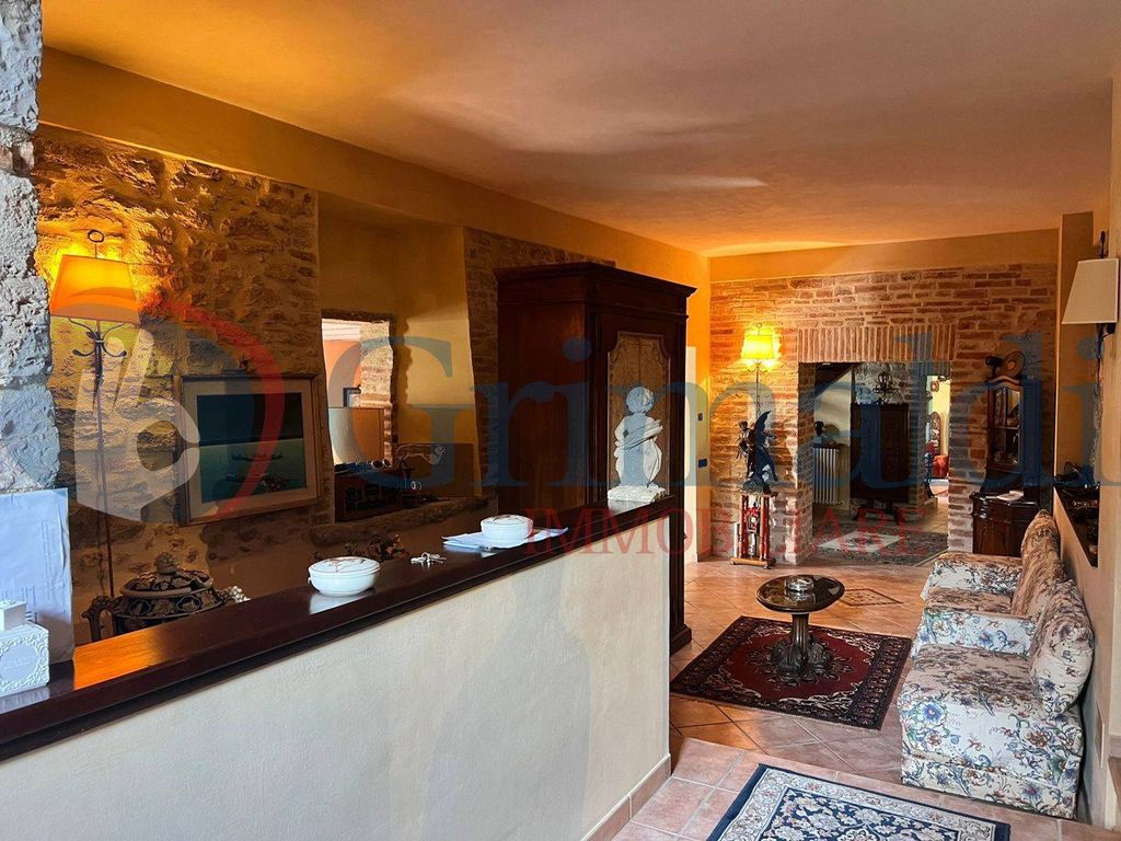 Luxury Villa for sale in via Giuseppe Garibaldi, Corciano, Provincia di Perugia, Umbria - Vista 2