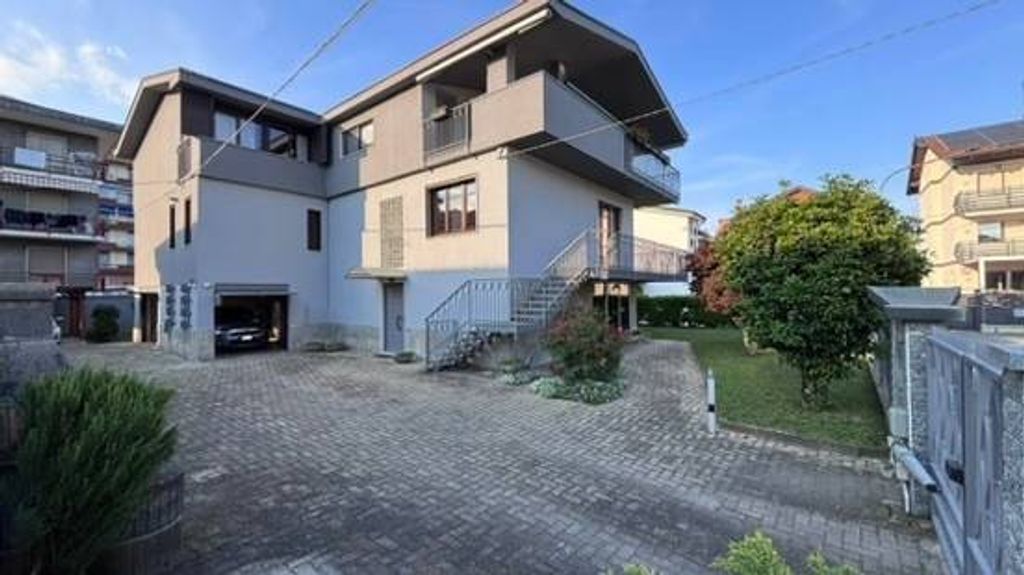 6 bedroom luxury Villa for sale in Via Gribaudia, 11, Settimo Torinese, Province of Turin, Piedmont - View 2