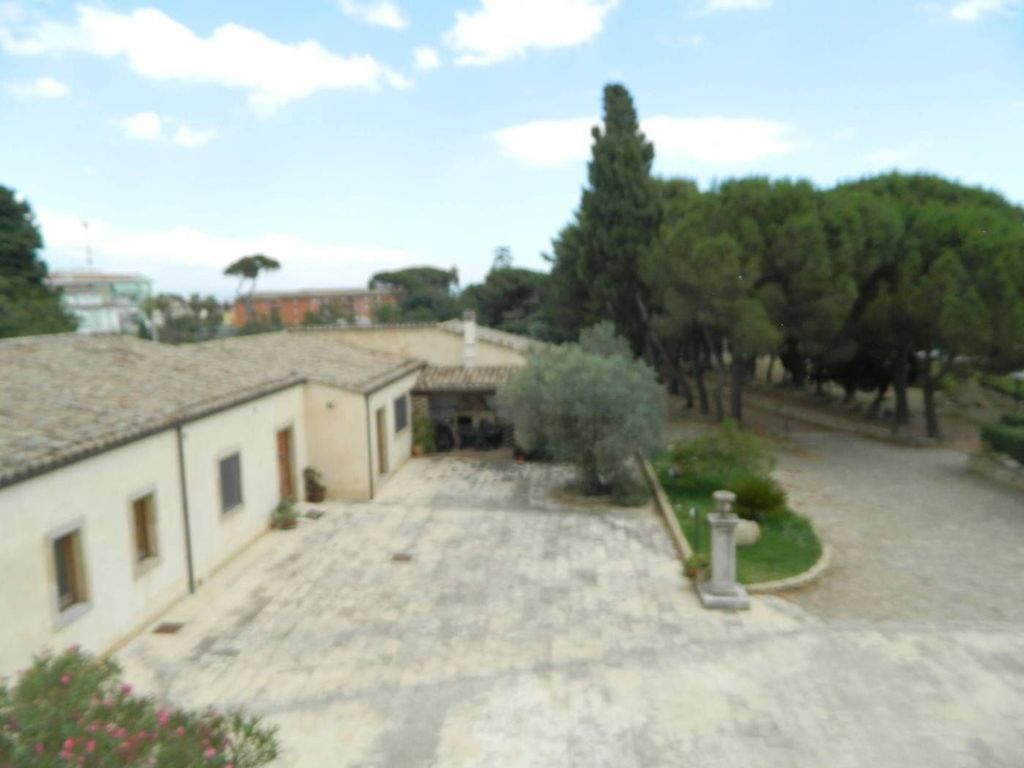 House in Caltagirone - View 2