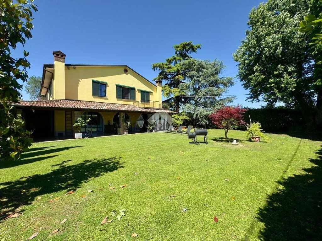 House in Crema - View 2