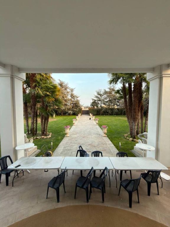 House in Piacenza - View 2