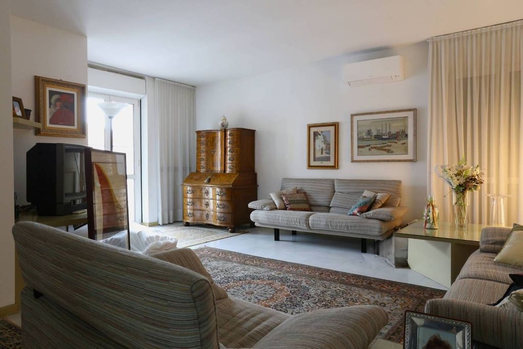4 bedroom luxury Apartment for sale in Via Della Malvasia, Trento, Trentino-Alto Adige - Vista 2
