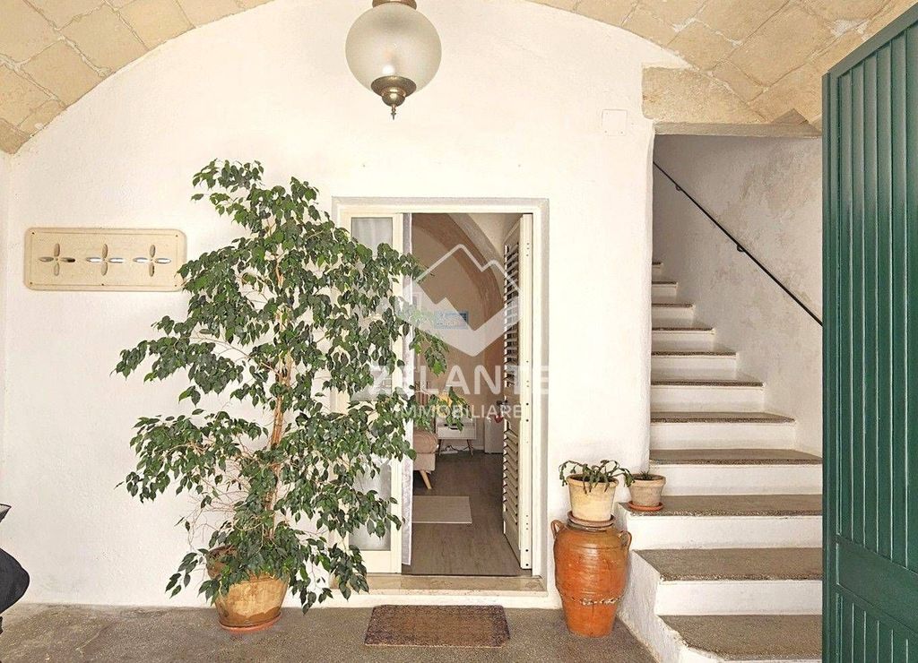 2 bedroom luxury House for sale in Via Giuseppe Melorio, Otranto, Provincia di Lecce, Apulia - View 2