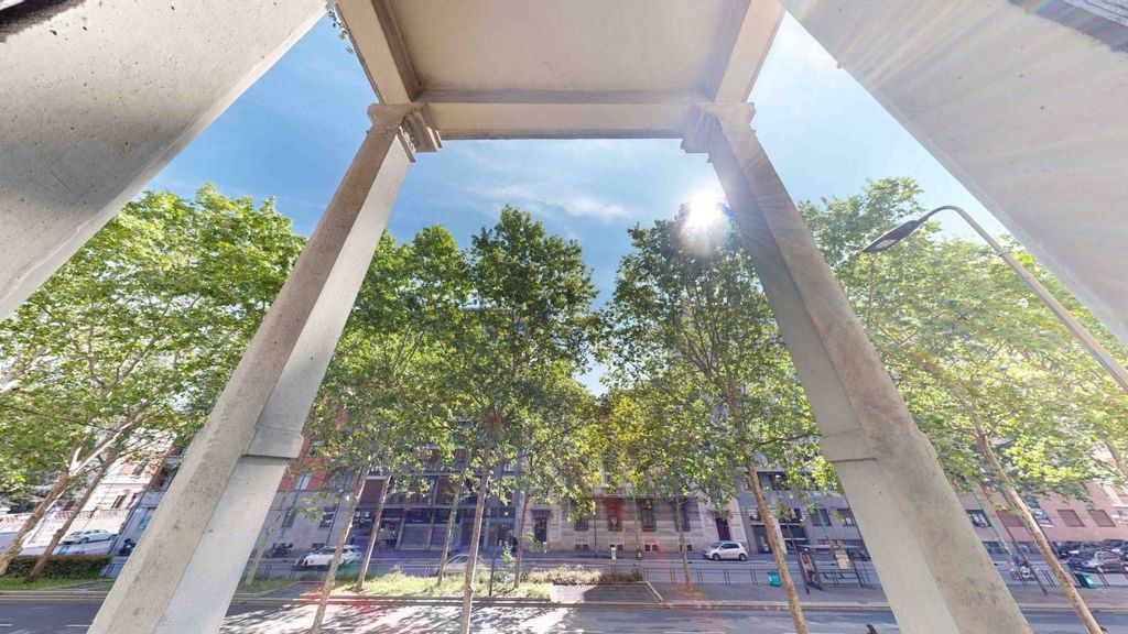Apartment in Milan - View 2