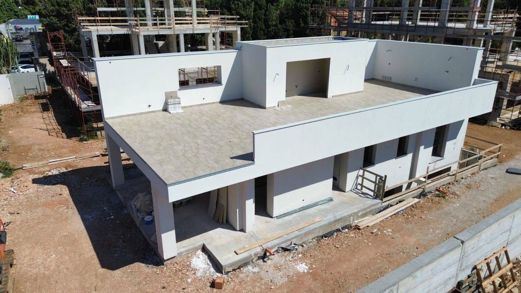 5 room luxury Villa for sale in Via Giuseppe Lanza di Scalea, 2653, Palermo, Sicily - Aanzicht 2