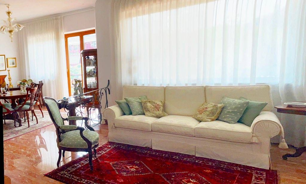 4 bedroom luxury Flat for sale in Via Ugo Ojetti, Rome, Latium - Vista 2
