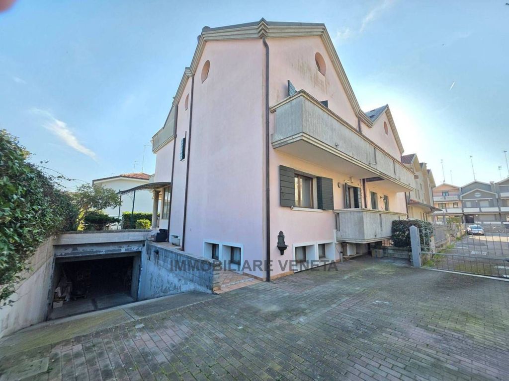 5 bedroom luxury Villa for sale in Chioggia, Veneto - View 2