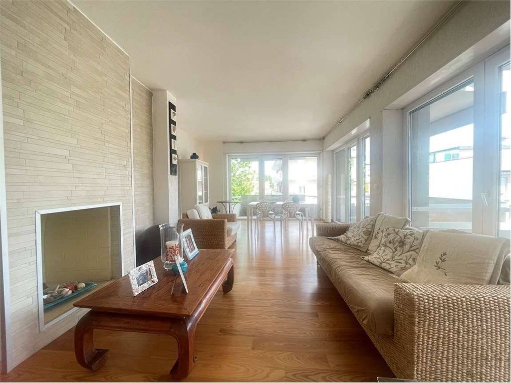 Luxury Flat for sale in Viale Nino Bixio, 3, Riccione, Emilia-Romagna - Vista 2