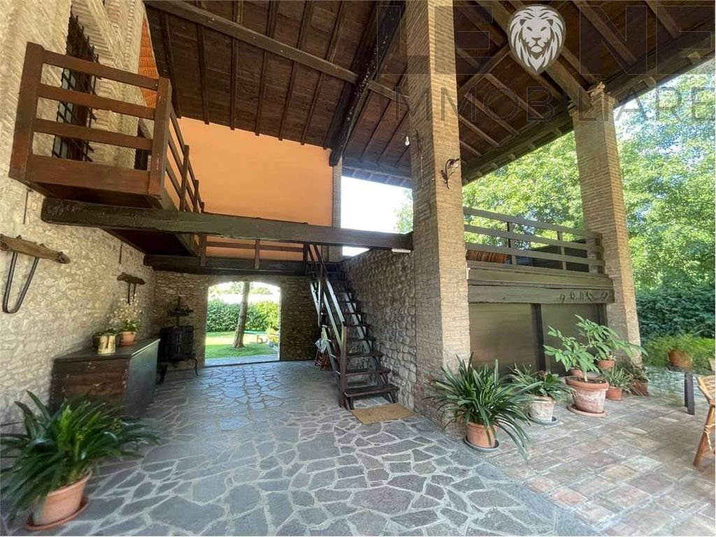 Luxury Villa for sale in via beslan, Vignola, Provincia di Modena, Emilia-Romagna - Vista 2