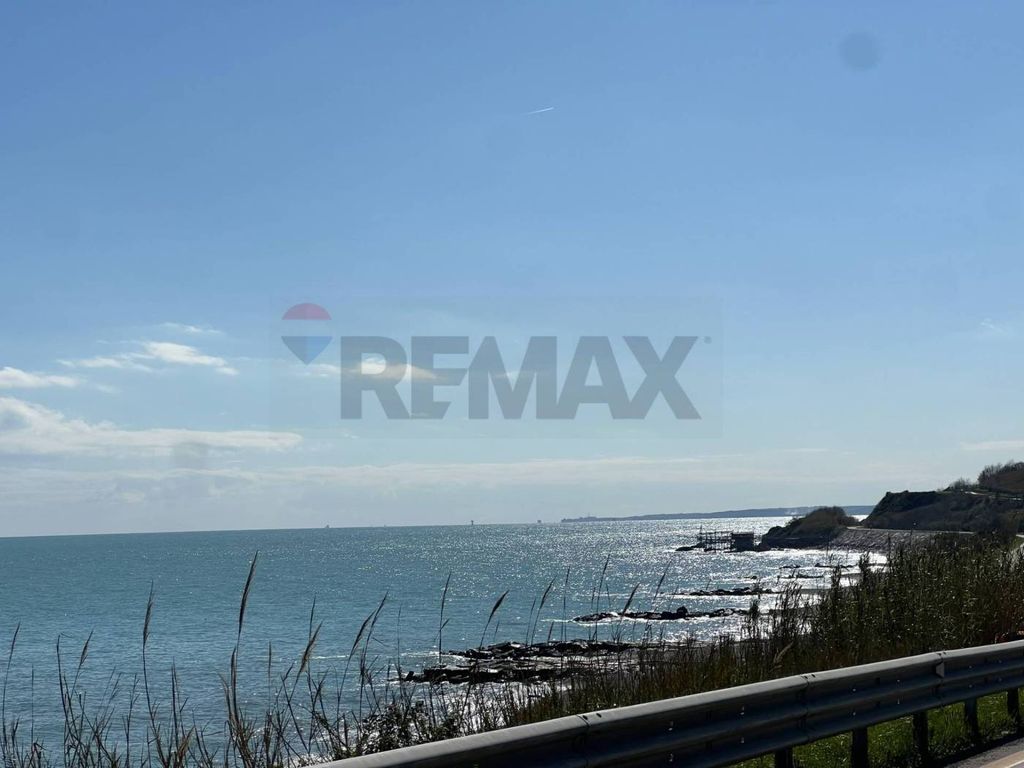 House in Rocca San Giovanni - View 2
