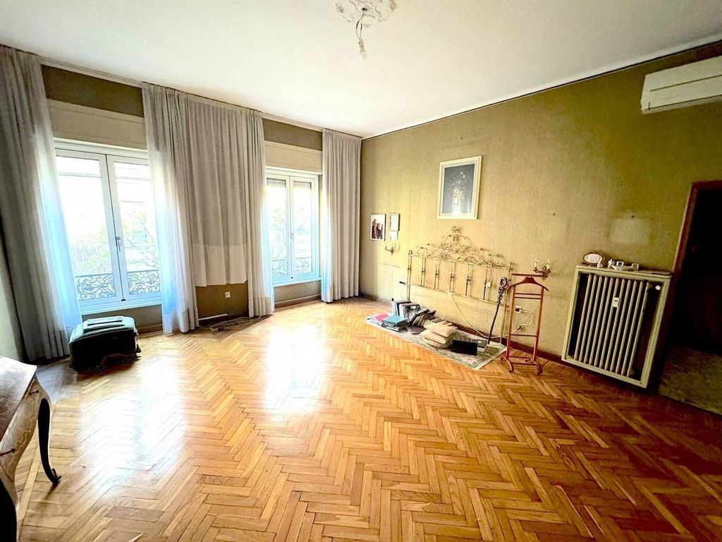 5 room luxury Apartment for sale in Via Sant'Eufemia, Milan, Lombardy - Vista 2