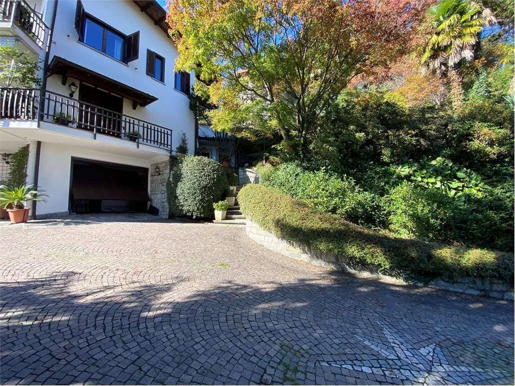 Luxury Villa for sale in via al Monterosso, Verbania, Piedmont - Vista 2
