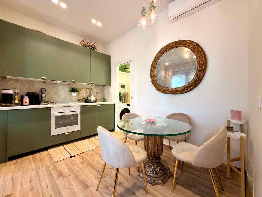 Luxury Flat for sale in Via Luigi Anelli, 15, Milan, Lombardy - View 2