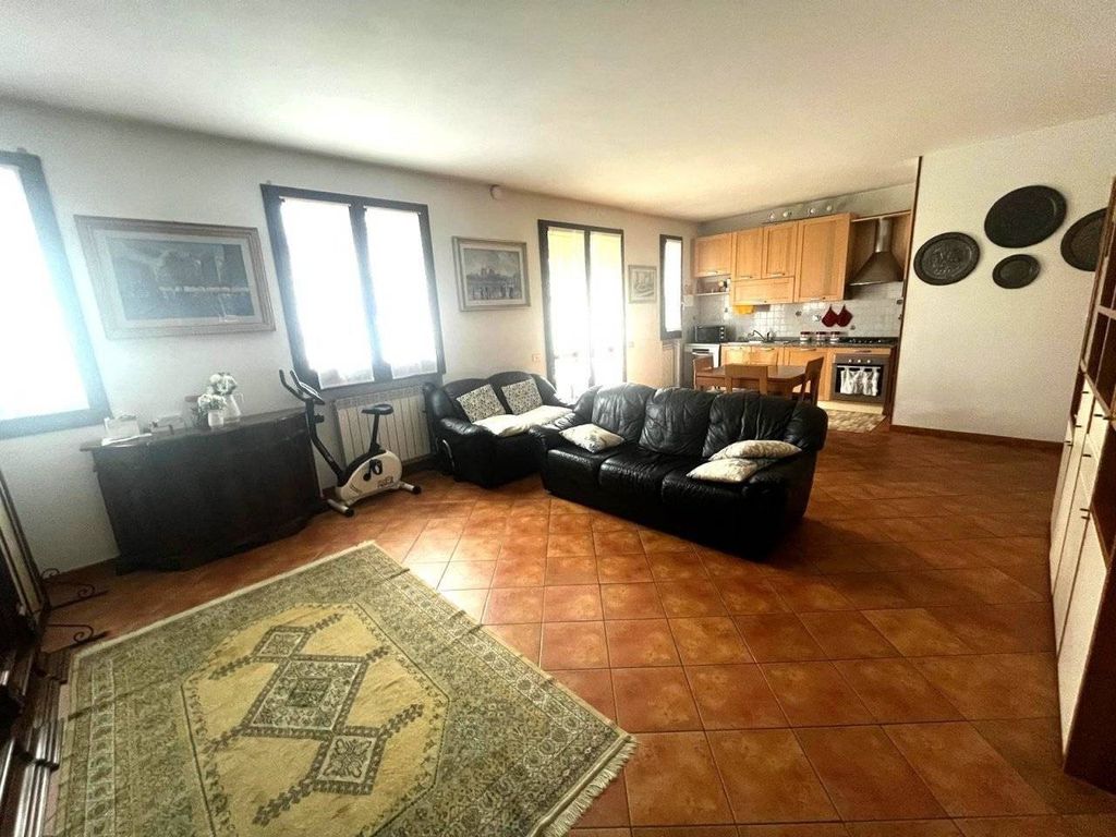 House in Campi Bisenzio - View 2