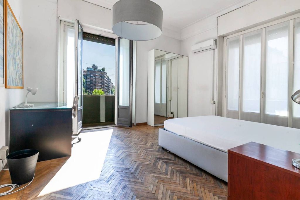 4 room luxury Apartment for sale in Viale Coni Zugna, 15, Milan, Lombardy - View 2
