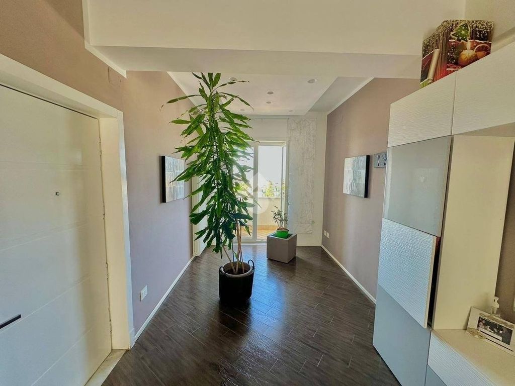 2 bedroom luxury Apartment for sale in Via domenico fontana, 109, Naples, Campania - View 3