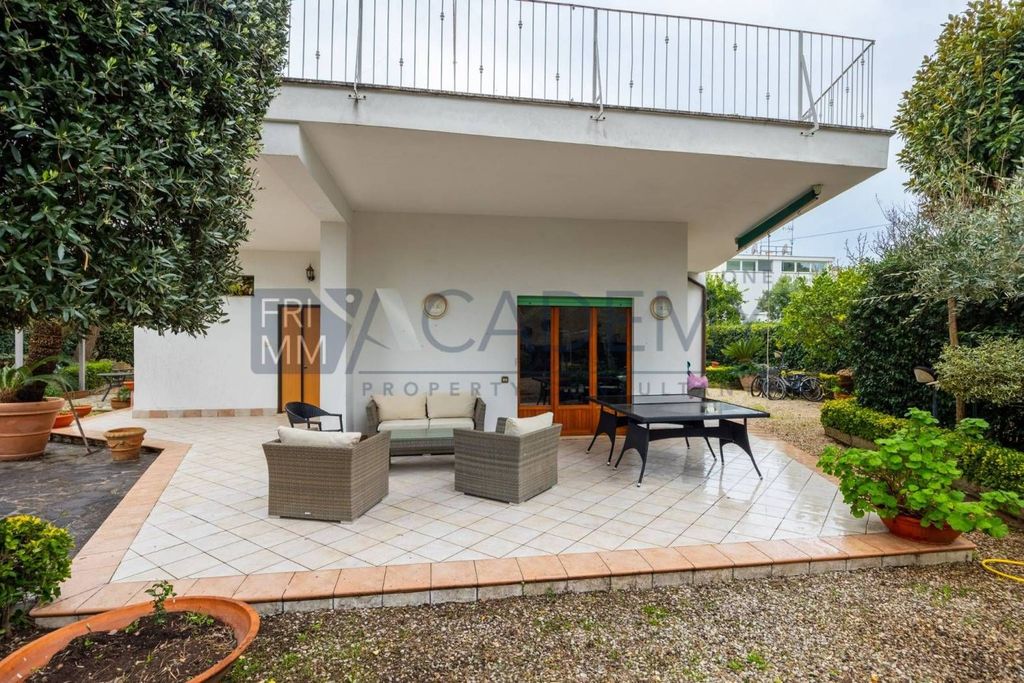 House in Santa Marinella - View 3