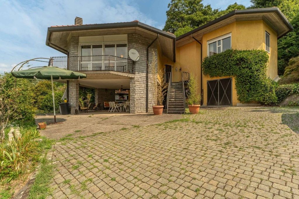 Casa – Brezzo di Bedero - Vista 3
