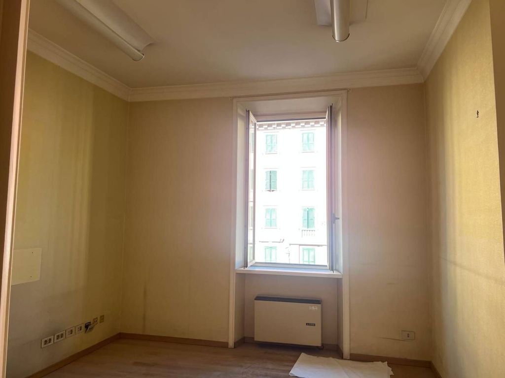4 bedroom luxury Flat for sale in Via della Giuliana, 35, Rome, Latium - View 3