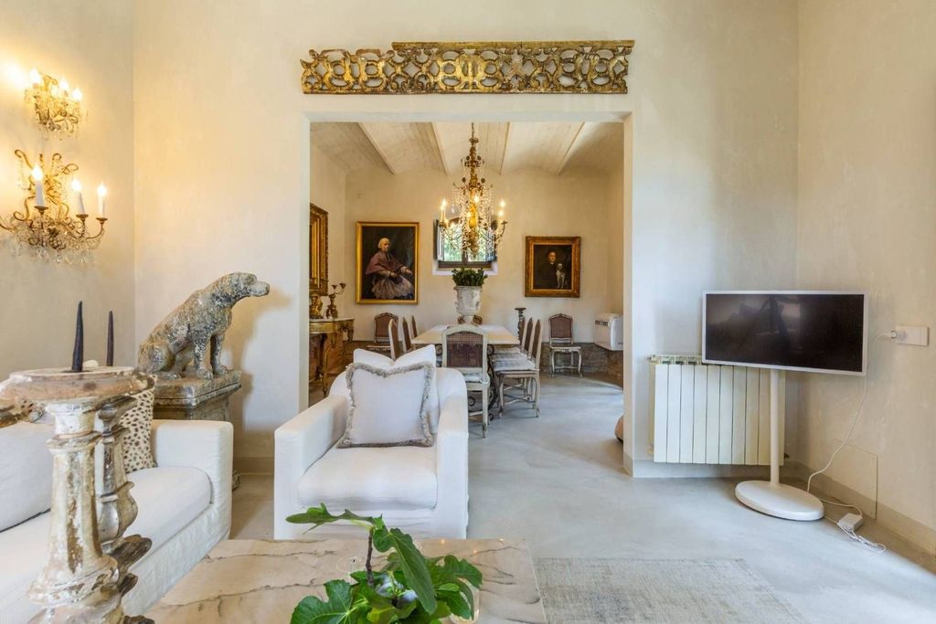 Luxury Villa for sale in Via Rocco Chinnici, 4, Castiglion Fiorentino, Tuscany - View 3
