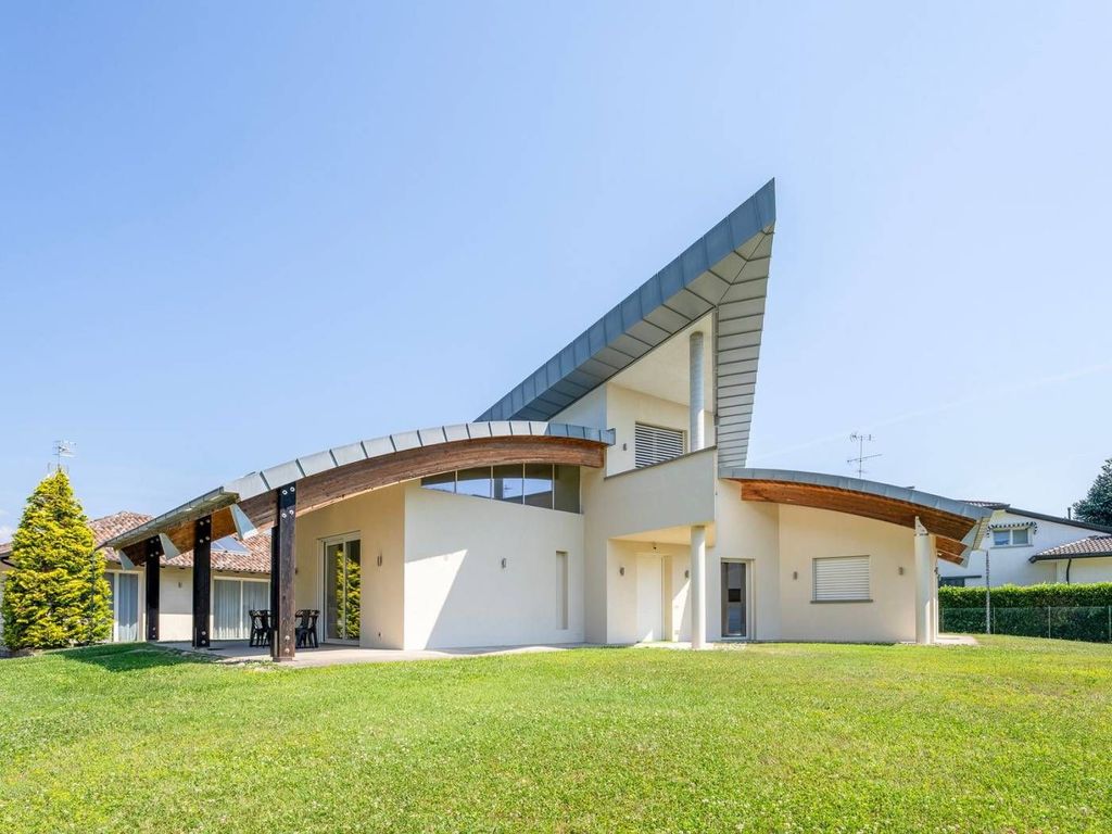 Casa – Gozzano - Vista 3