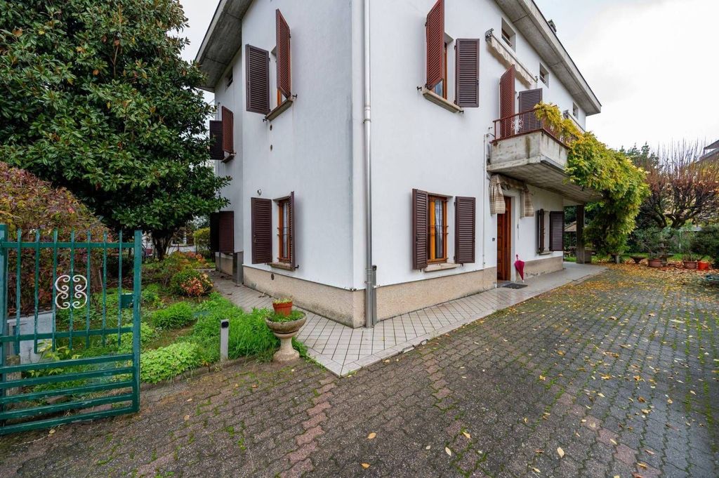 5 room luxury House for sale in Via Ettore Regalia, 3, Parma, Emilia-Romagna - Vista 3